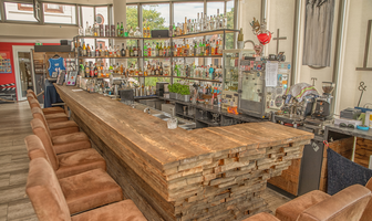 Atelier Art & Bar