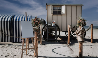 Historischer Badekarren am Weststrand