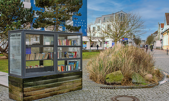 Bücherschrank